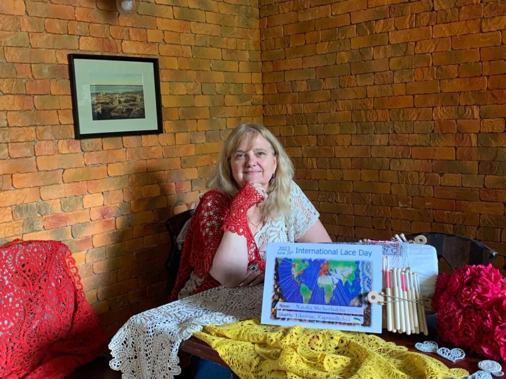 Майстерня з плетіння мереживних виробів-Bobbin_Lace