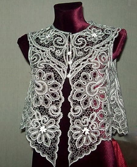 Майстерня з плетіння мереживних виробів-Bobbin_Lace